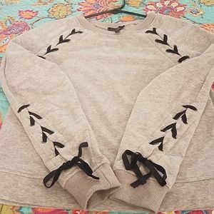 Jessica Simpson sweater